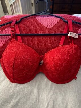 Victoria Secret Red Lace Lightly Lined Demi